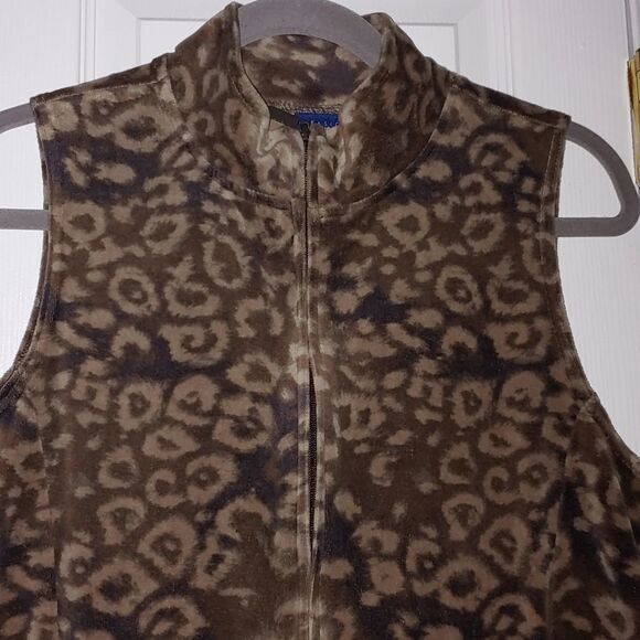 Basic Editions zip up soft animal print vest Sz L NWOT - Picture 3 of 5